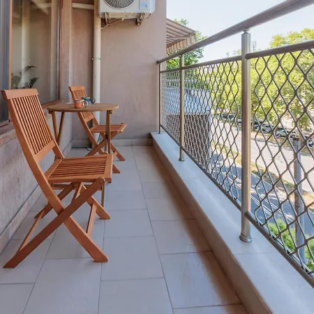 Demira Μπουργκάς